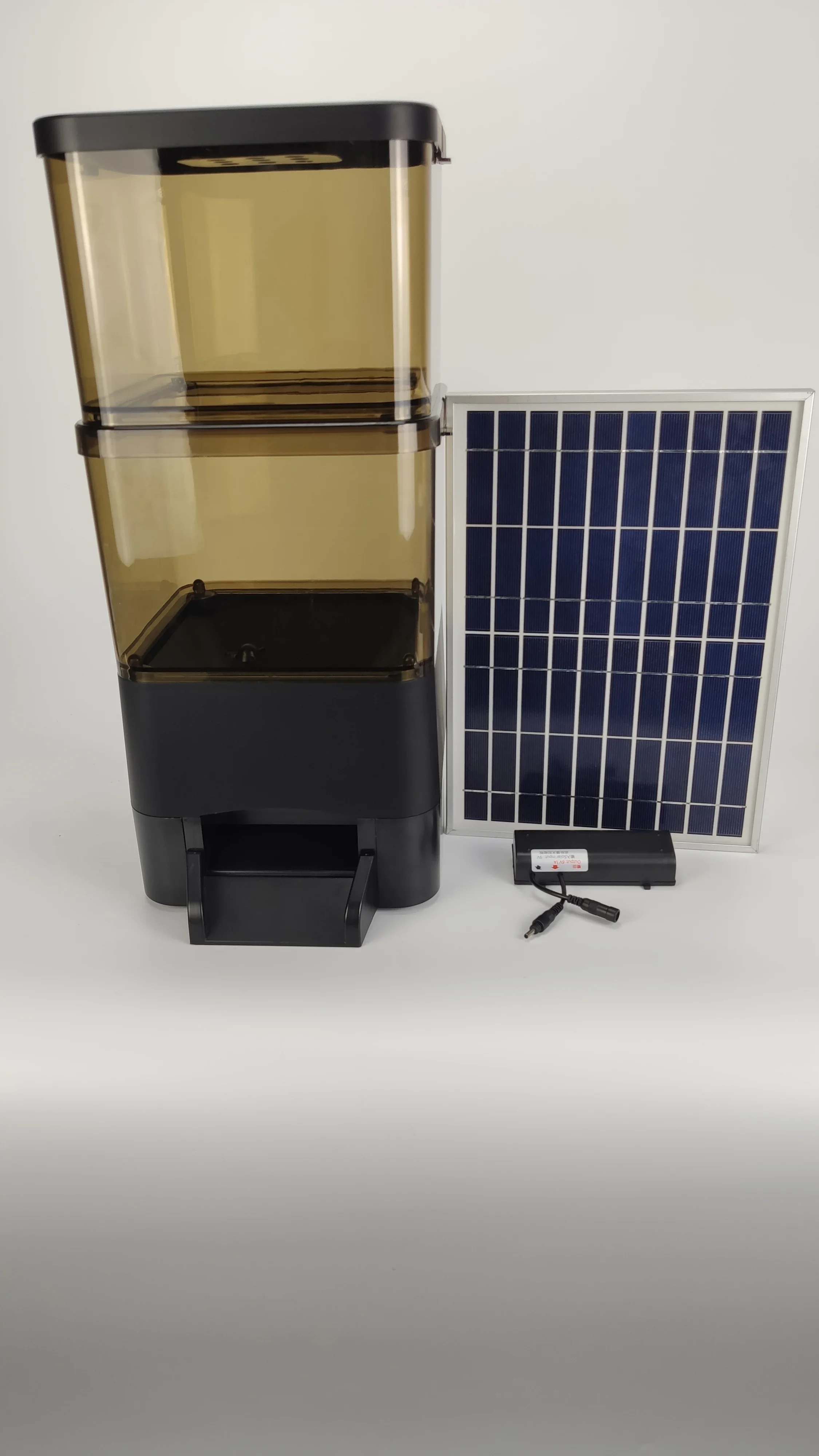 Solar panel fish feeder china Manufacturer wholesale 2021 new automatic pet feeder