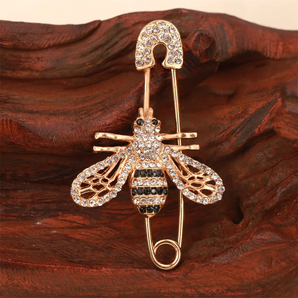 

Luxurious Beautiful Little Bee Insect Design Men Women Brooch Pins，JewelryAccessories, Wedding Holiday PartyCouple Surprise Gift