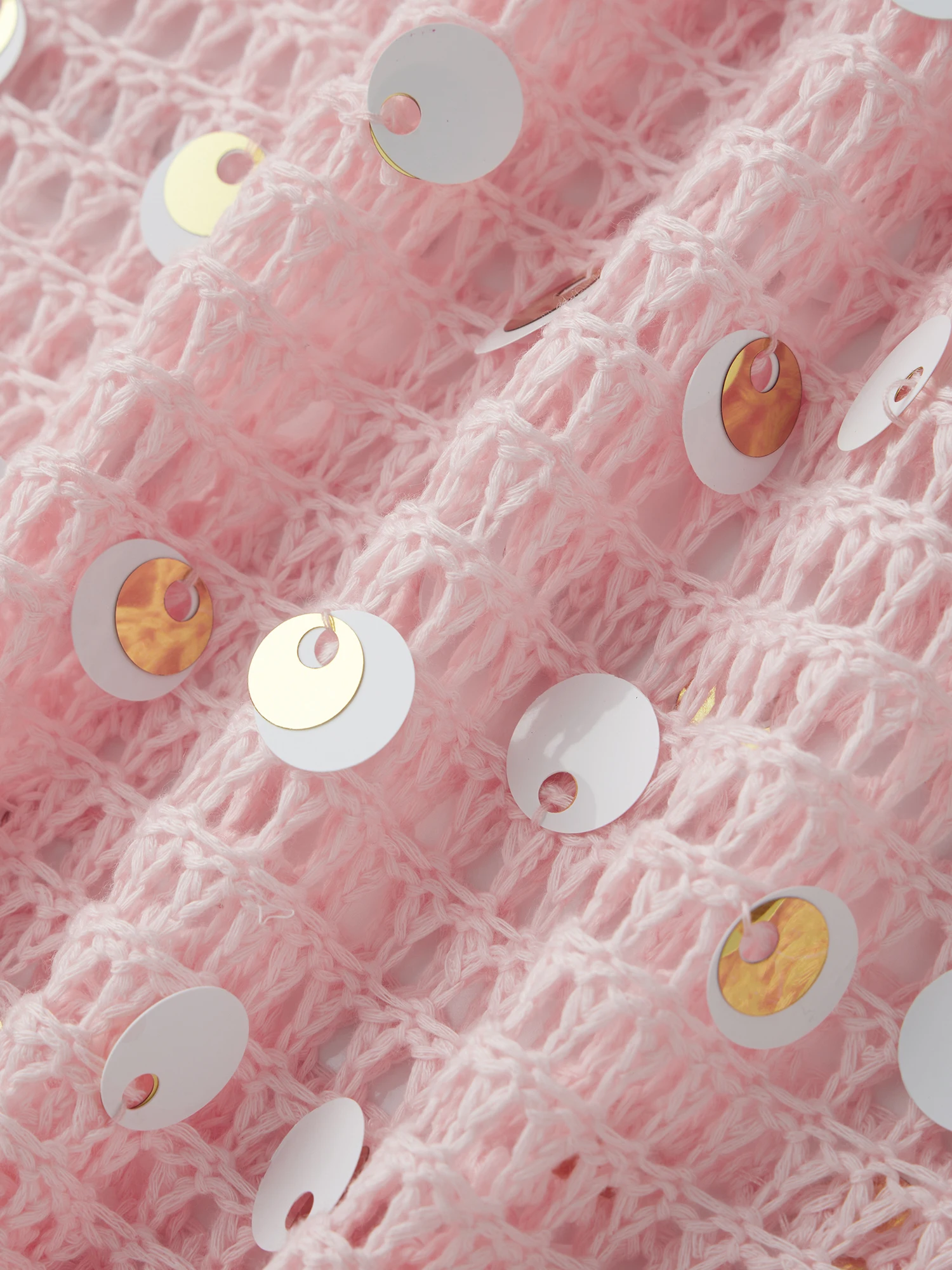 Elegante abito longuette senza maniche in pizzo floreale con scollo a V e dettagli ritagliati per cocktail party estivo da donna