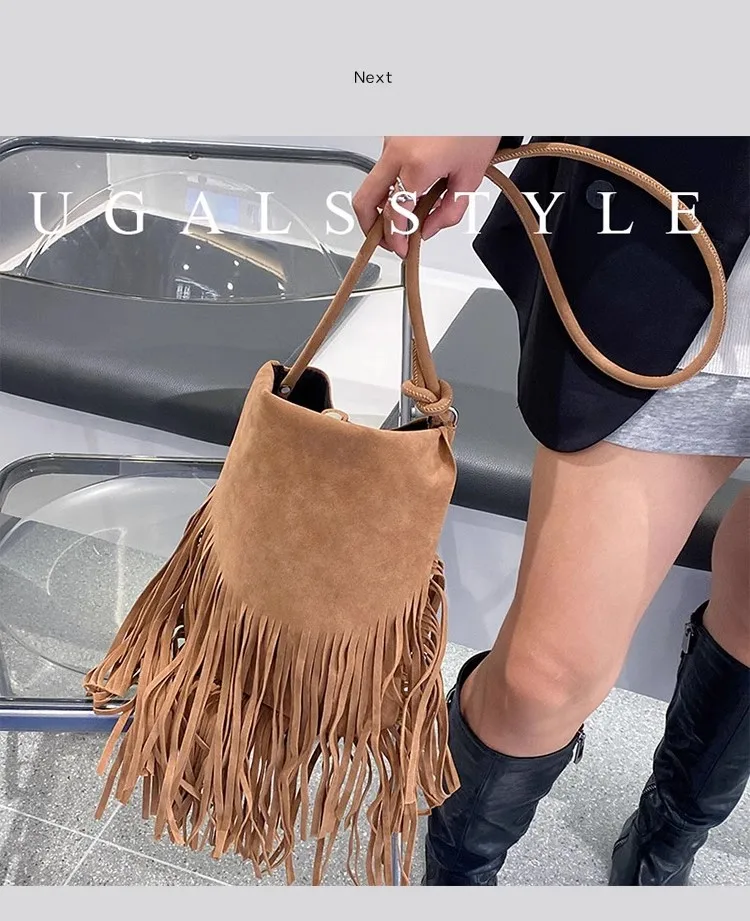 Autumn Winter Velvet Bucket Bag Fashion Tassel Large Capacity Women's Handbag Lady Purse Shoulder Messenger Bag Casual Bag