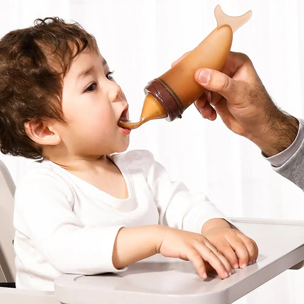 

Набор для кормления младенцев: силиконовая бутылочка-дозатор для пюре и молока, ложка для кормления новорожденных с изгибом 45 градусов, легко моется, 1 шт.