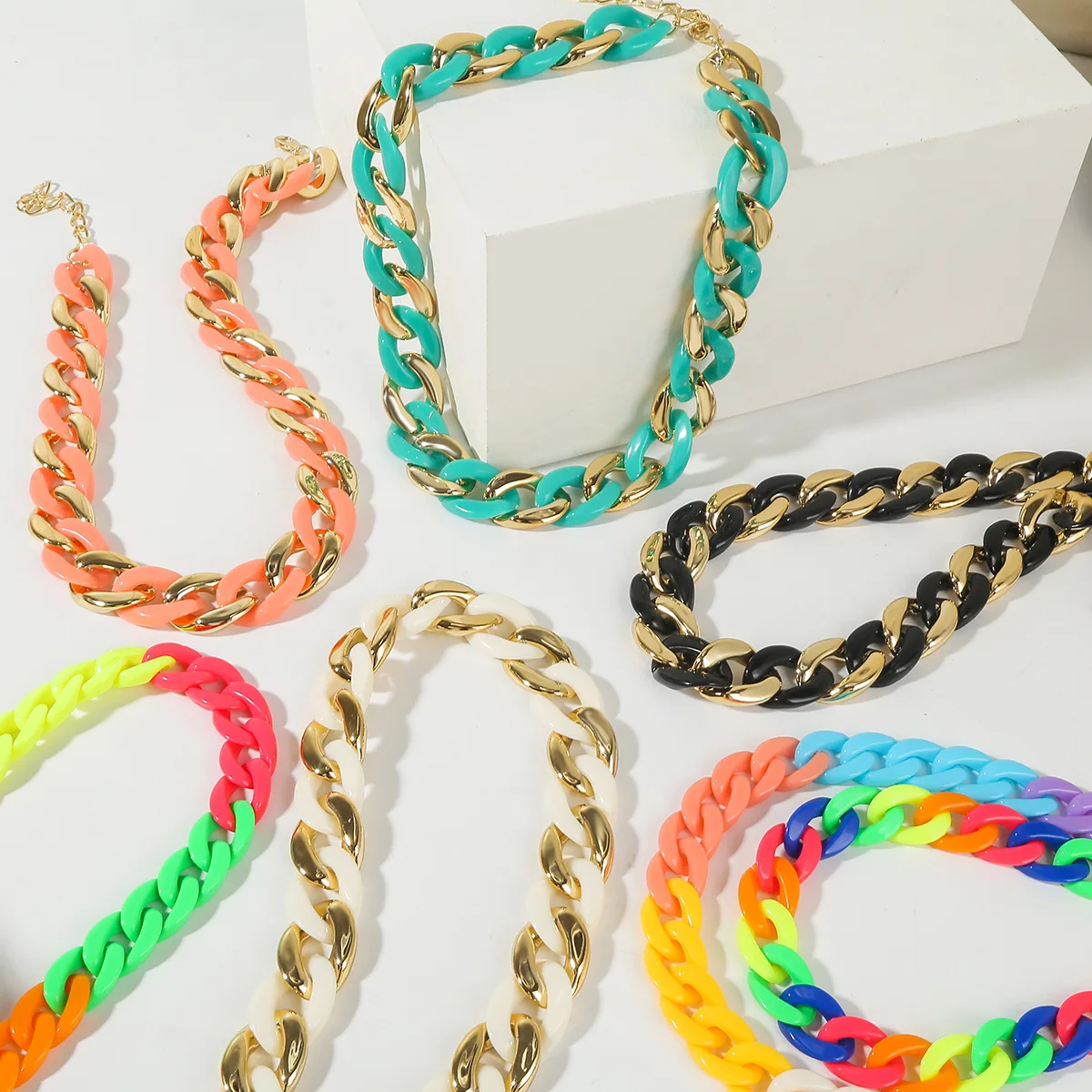Vintage Colorful Chain Choker Necklace for Women Statement Gold Color Acrylic Chain Chunky Collar Fashion Necklace Jewelry Gifts