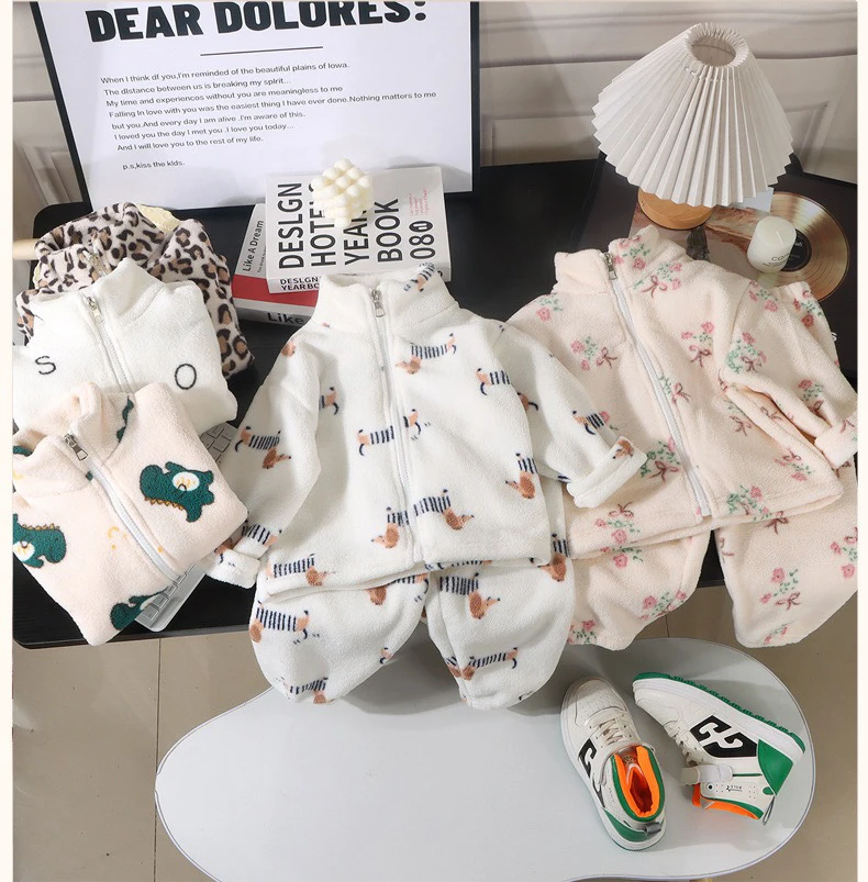 Ircomll Kinder-Set aus Flanell-Mantel und -Hose – Herbst-Frühling-Kleinkind-Oberbekleidung, Unisex-Homewear, 1–10 Jahre, Jungen- und Mädchen-Kleidungsanzug – Detail 1