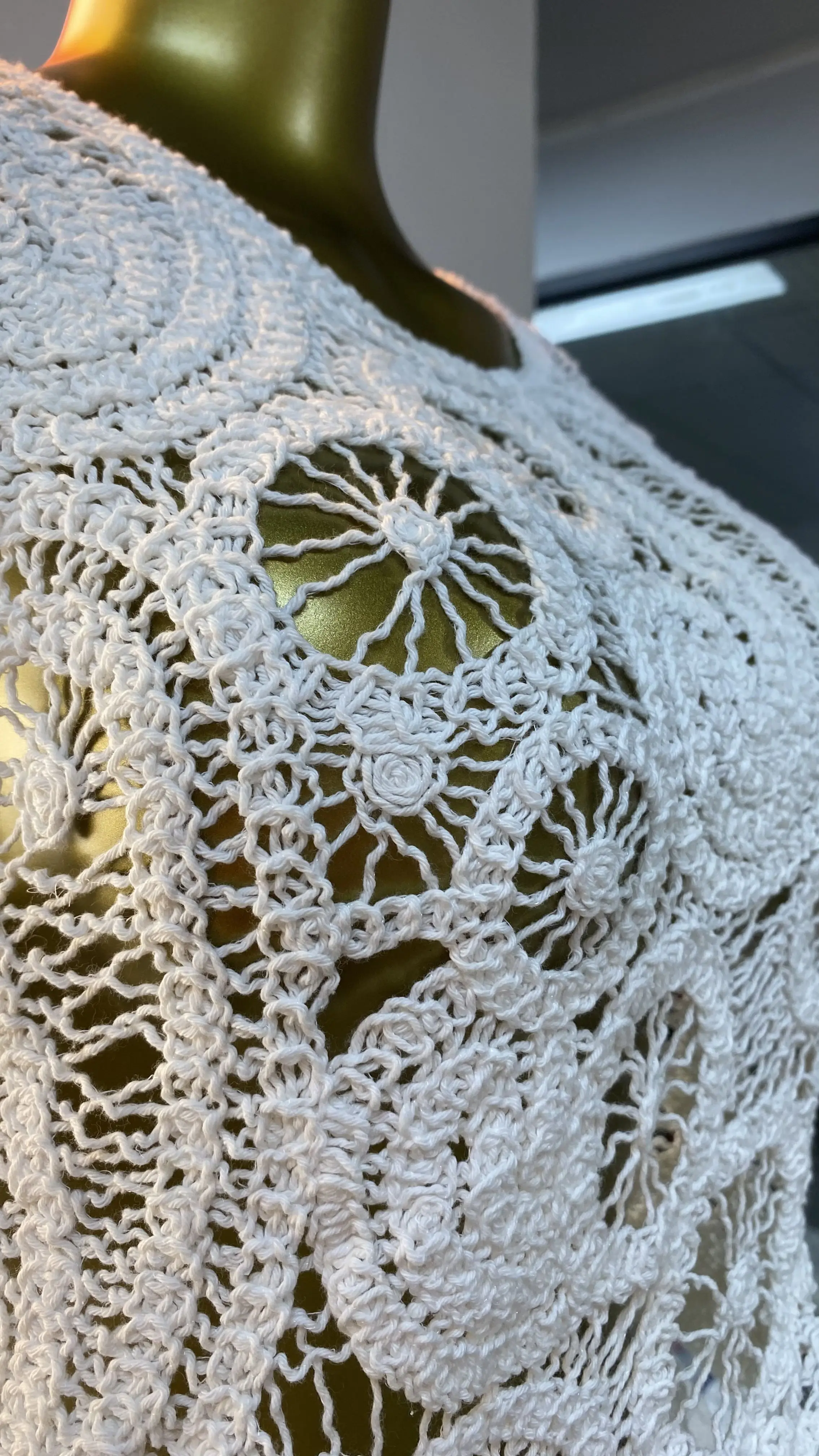 新しいトレンド作物刺繍エレガントなかぎ針編み服カットアウトスカートとブラウスセット女性用-GZMM304