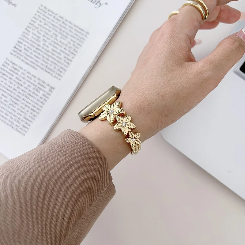 Flower Crystal Metal Strap for Apple Watch Bands 40mm 44mm 42 45 38 41 49 Women Bracelet for Iwatch Band serie 7 8 6 5 4 3 2 SE