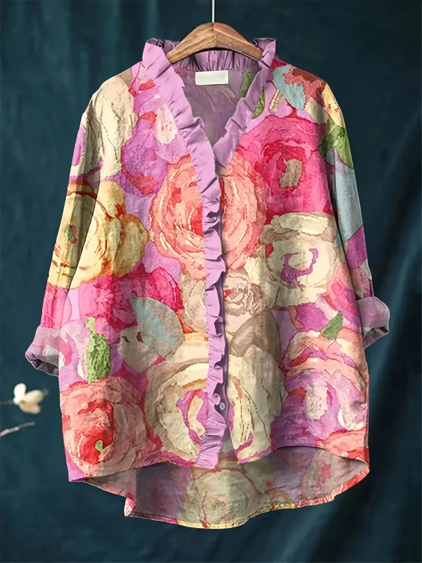 قميص نسائي من الدانتيل بأكمام طويلة لعام 2026 بتصميم رائع بنقشة زهور كلاسيكية، بلوزة بأزرار أمامية وأكمام إسفنجية،