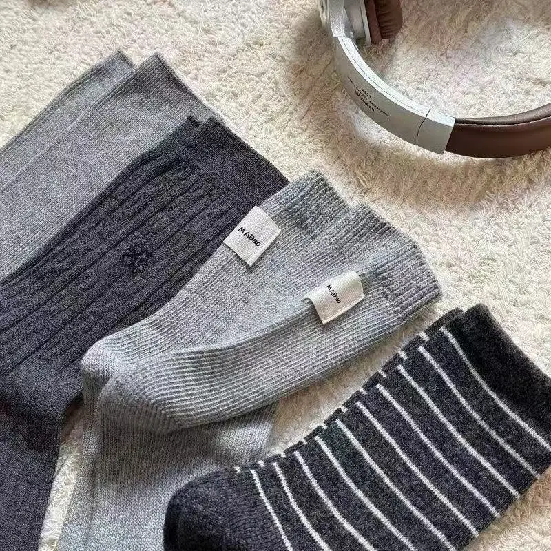 1/4 pair women spring autumn striped Long socks fashionable Korean fabric label design soft comfortable all season casual socks
