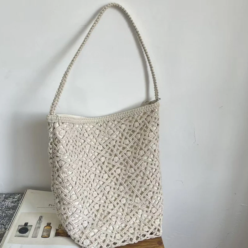 

Плетеные сумки-ведра ручной работы для женщин: роскошные дизайнерские сумки и клатчи 2026 года, новинка из полиэстера и хлопка, полые тканевые сумки через плечо