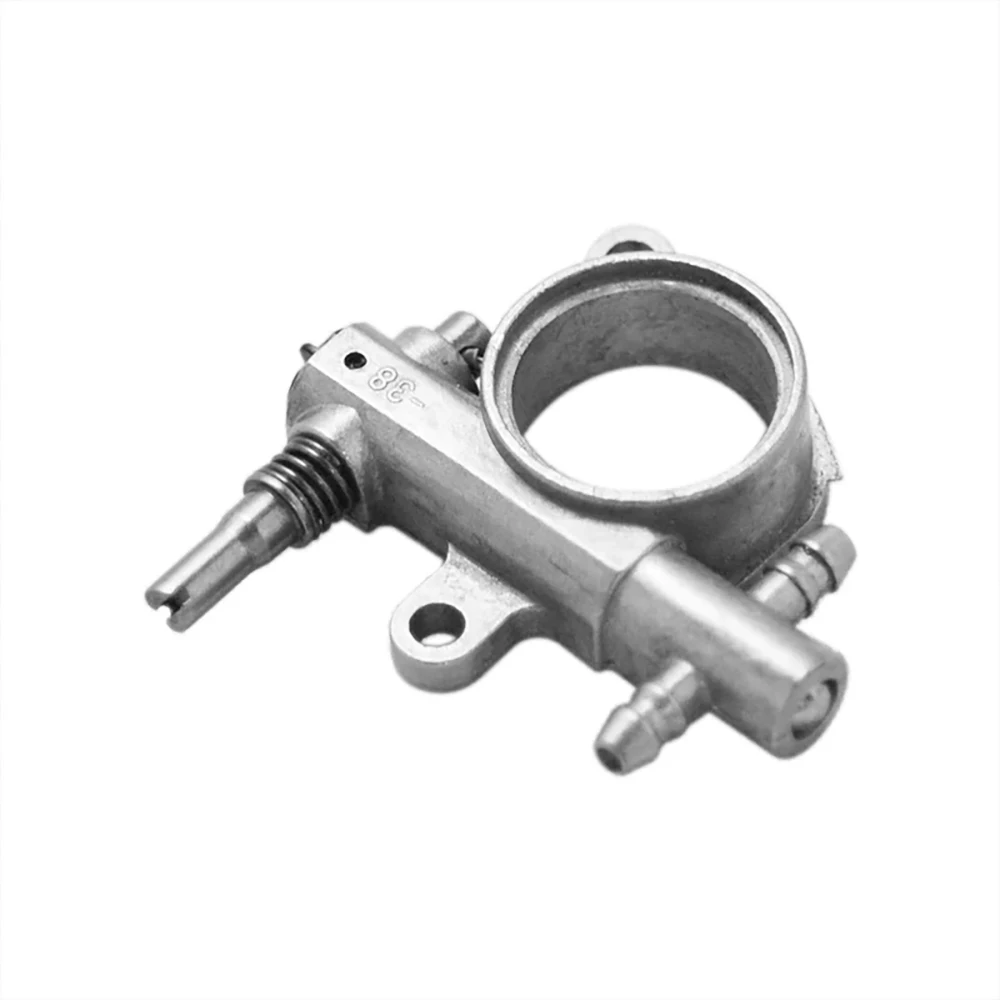 Replacement Chainsaw Parts Oil Pump and Worm for Gasoline Chain Saw 25CC/38CC Chainsaw Spare Parts
