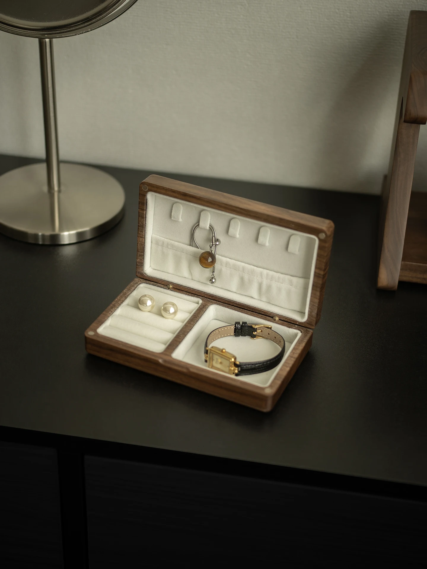 caja-de-joyeria-de-madera-shy-pear-elegante-y-de-alta-gama-portatil-con-tapa-abatible-y-divisores-para-organizacion-del-hogar