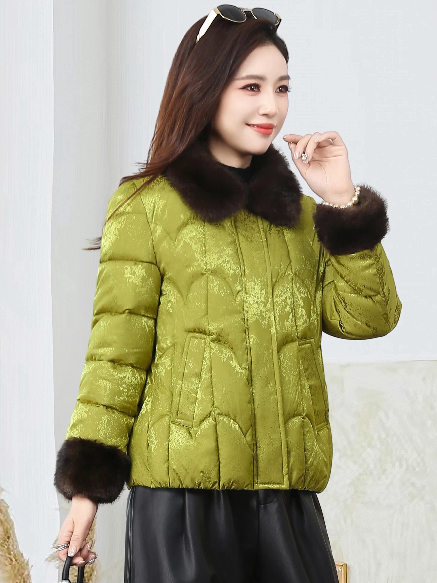 Women Short Quilted Puffer Cotton Coat Faux Fur Collar Cuffs Elegant Jacquard Textured Winter Warm Outerwear Middle‑Aged Ladies