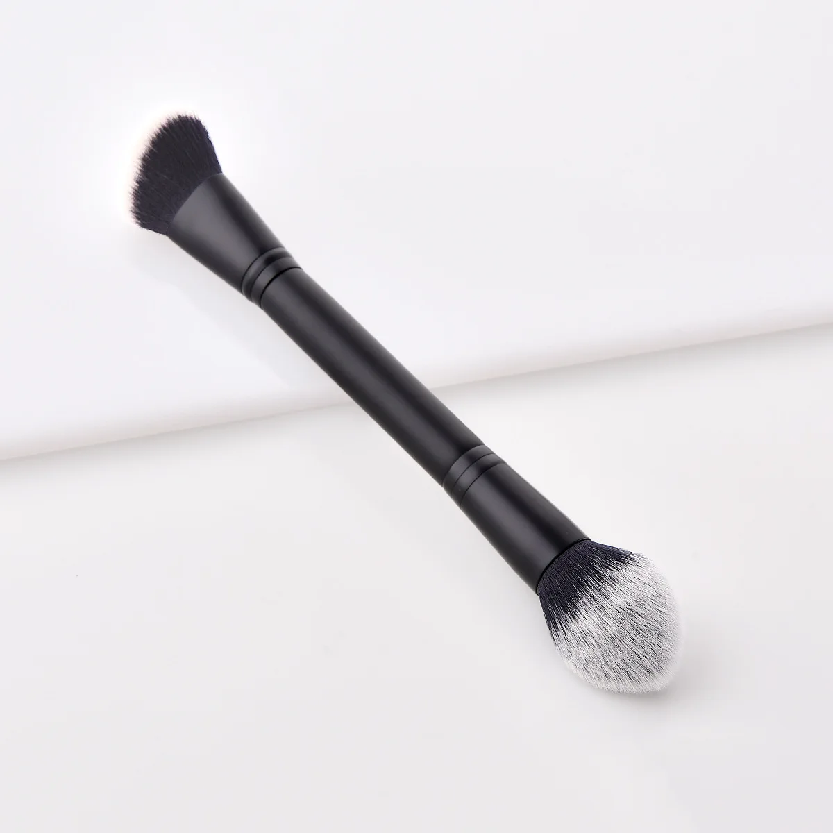 

1 Pcs Double Ended Contour Brush Sculpting Brush Powder Blush Brush Makeup Brushes Cosmetic Tools Facial Brush