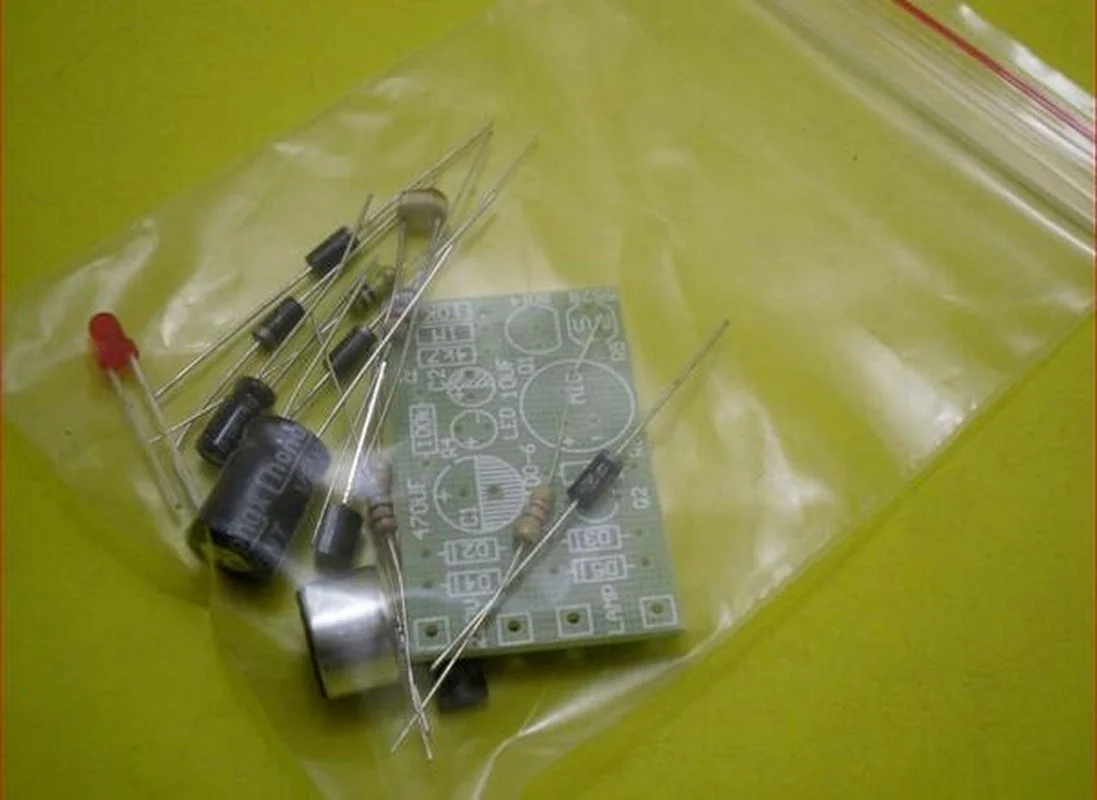 DIY Electronic Kit 220v Bulb Lamp Sound Activated Auto Delay Switch Suite Trousse Light Control LED Indicator KIT Lampada