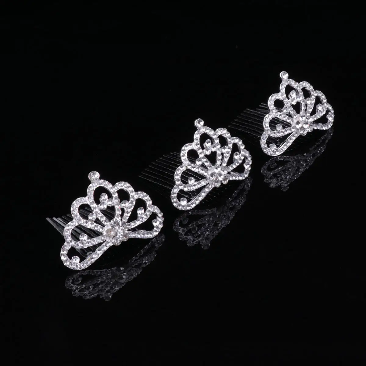 

Набор из 12 детских расчесок-корон: изысканный дизайн, удобные в использовании, идеально подходят для праздничных мероприятий и вечеринок