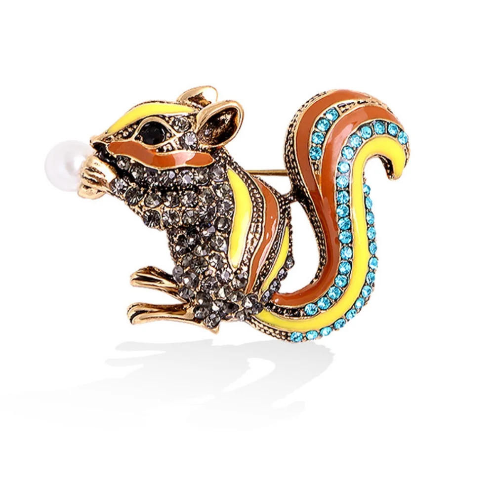 Vintage Squirrel Brooch Pin for Women Cute Alloy Rhinestone Animal Lapel Pin Fashion Enamel Brooches Sweater Dress Accessories
