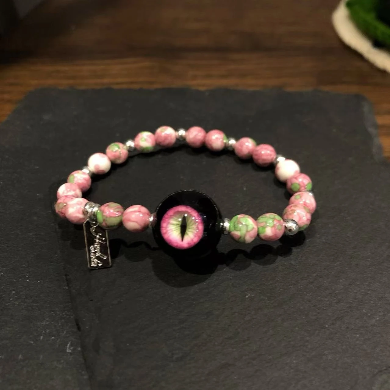 

3159 Gothic Eyeball Bracelet Handmade Unique Dark Pupil Simulation Eye Bead Halloween Cosplay Punk Rock Horror Style Resin Beads