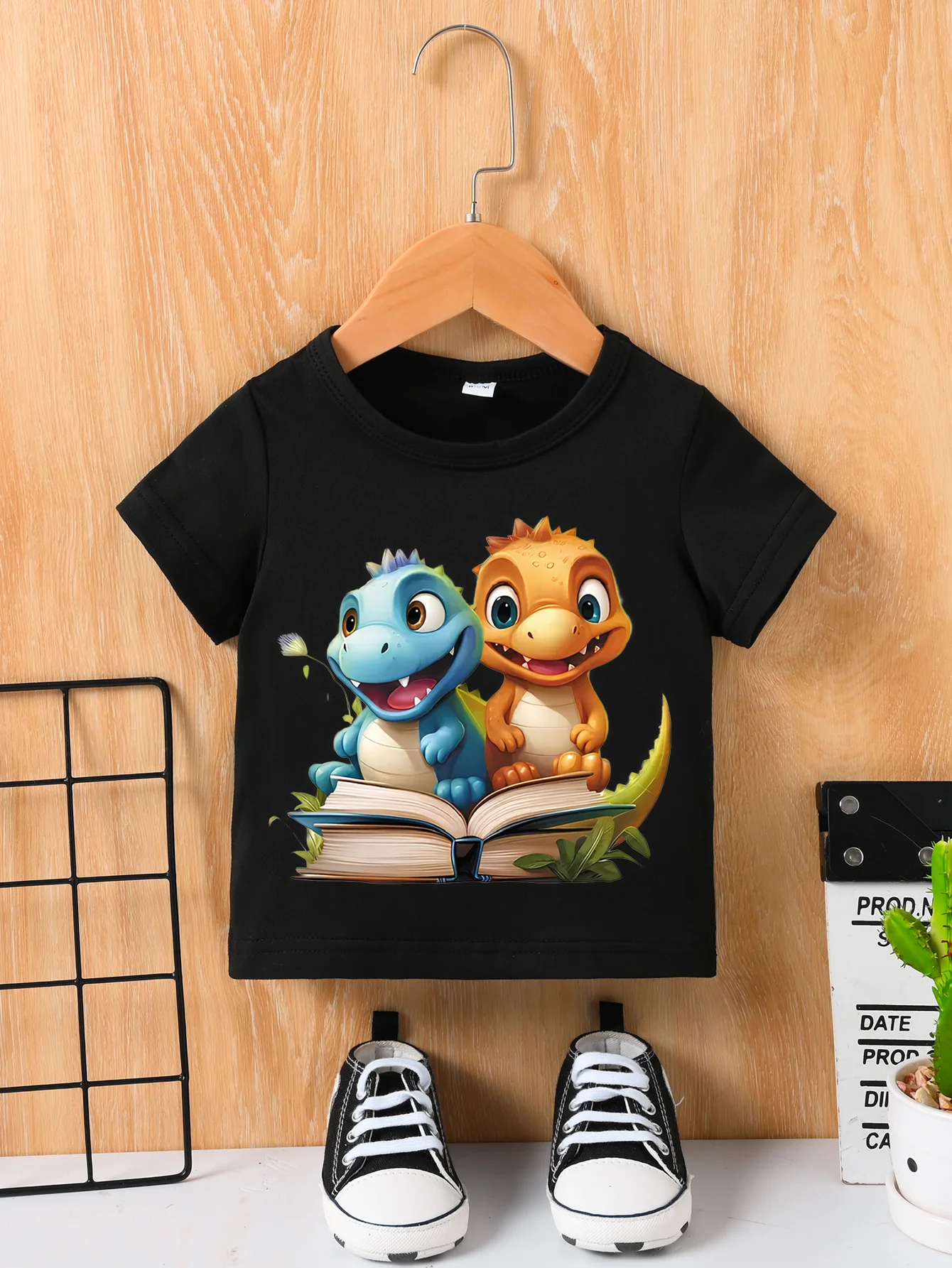 Summer New Male And Female Baby Short Sleeve Black T-Shirt Round Neck Pullover Top ﻿