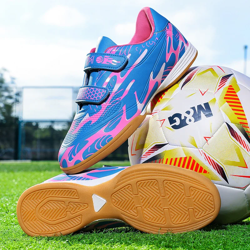 New Flat-bottomed Children's Football Shoes Students Indoor Training Sneaker Professional Football Boot Wholesale