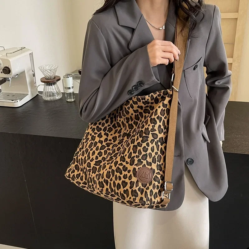 

Leopard Canvas Women Shoulder Bag 2025 New Leisure Large Capacity Female Handbag High Quality Vintage Crossbody Lady Tote Bag