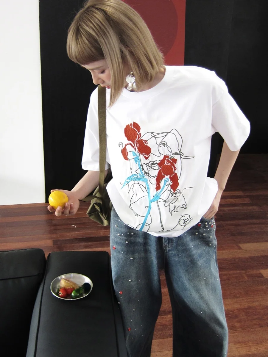 

Женская летняя футболка с объемной вышивкой, круглым вырезом и коротким рукавом, свободного кроя, 100% хлопок, однотонная, молодежный стиль