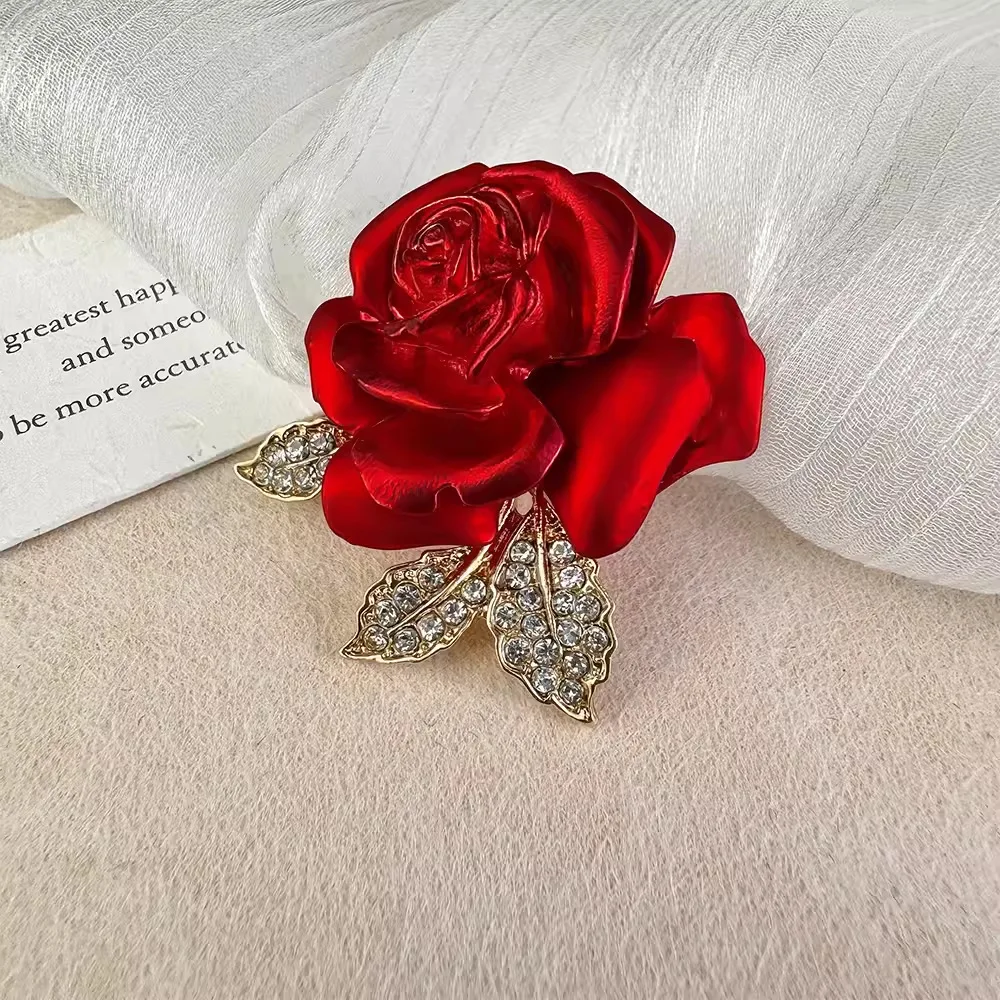 Temperament Red Rose Brooch High-end Suit Accessories Pins Atmospheric Clothing Fashionable Exquisite Design Brooches for Women