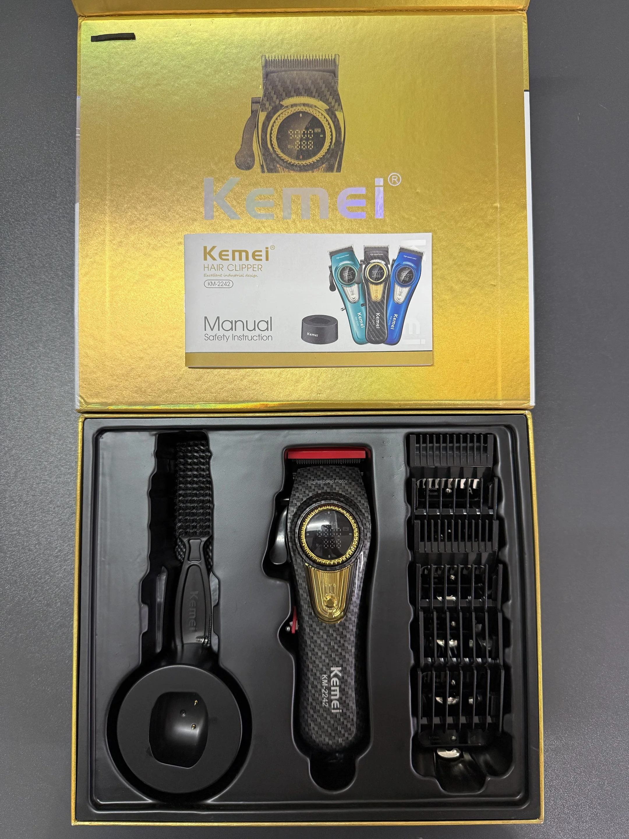 Kemei مقص الشعر المتقلب فرش السيارات بطارية تعمل بالطاقة قادين الشعر كليبرز التجارية مع قاعدة شحن KM-2242