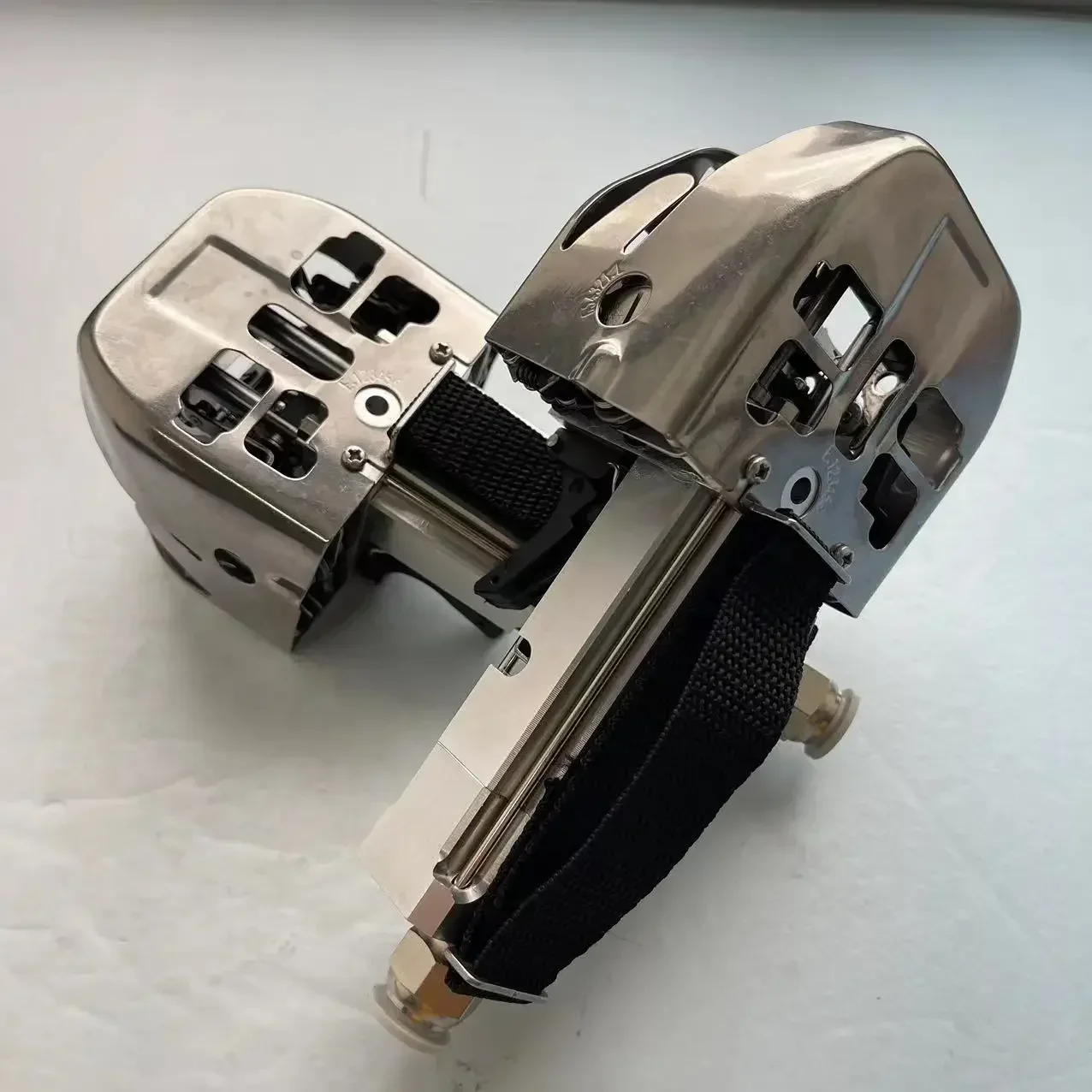 متوفر في المخزون جهاز الربط الهوائي SKN-2013 للألياف الزجاجية وخيوط البوليستر عالية القوة مماثلة Mesdan 116 Airbond Jointair 116G #1