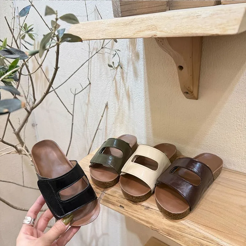 

2025New Fashion Thick Bottom Children's Slippers Summer New Kids Sandals Luxury Designer Comfortable Slides Flat Shoes for Girls
