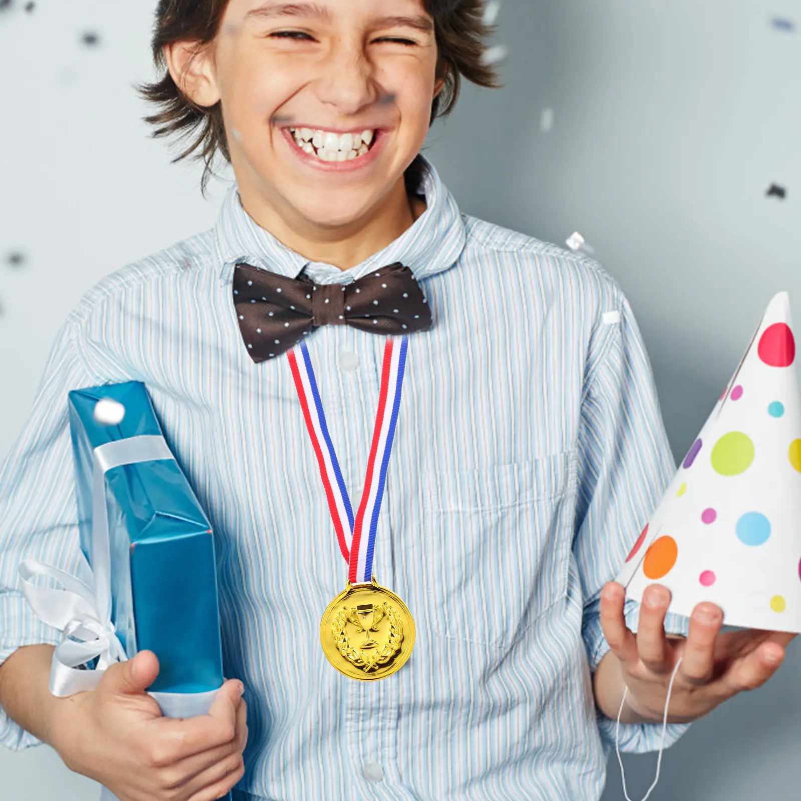 

Набор из 12 креативных спортивных медалей для детей: награды для соревнований, вечеринок, поощрения и призов