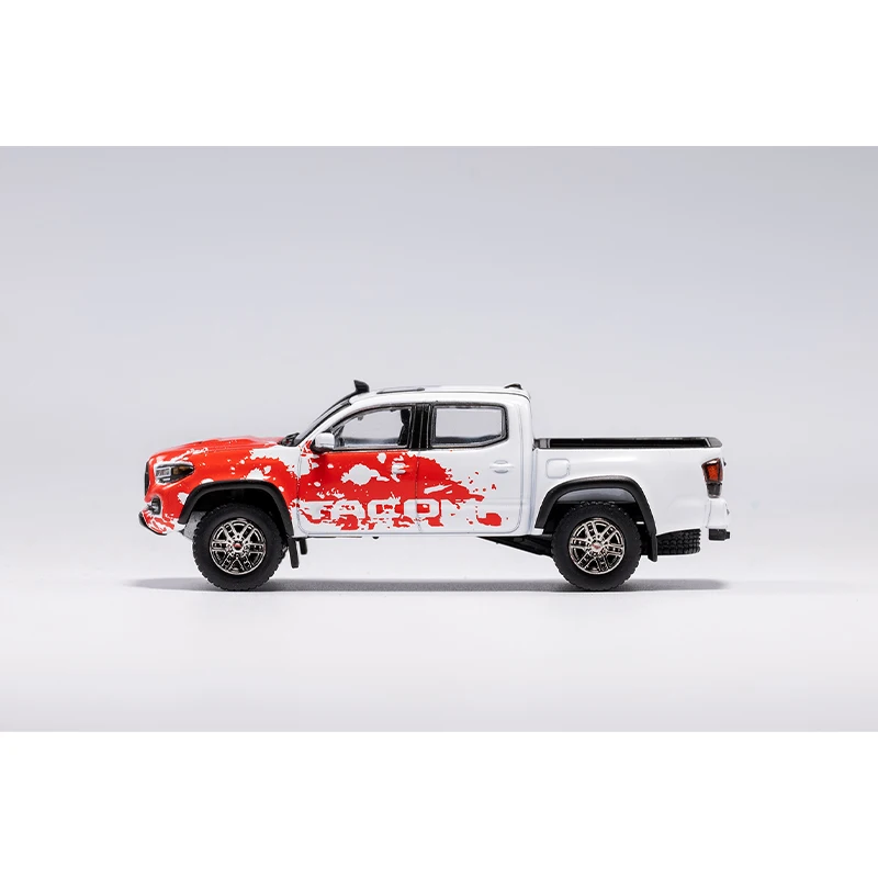 GCD 1/64 Tacoma TRD Pro Vintage Pick-up Cars Luxury Vehicle Diecast Car Collection Toy Station Vehicle with Display Box