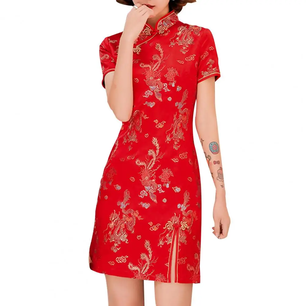 

Elegant Qipao Beautiful Above Knee Traditional Cheongsam Woman Elegant Traditional Embroidery Qipao Dress for New Year