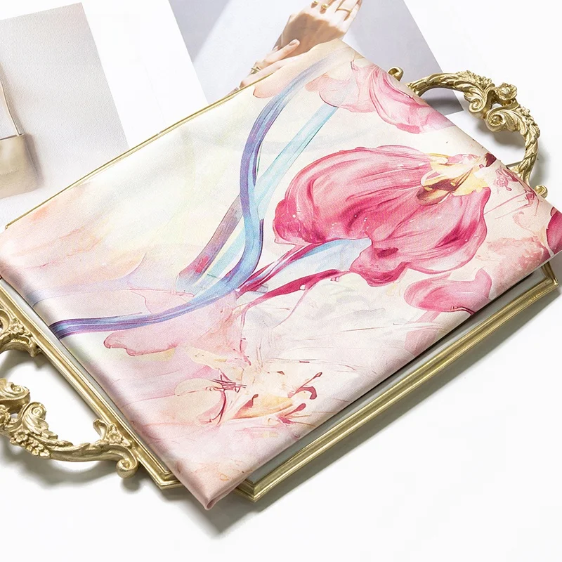 本物のシルクスカーフ　杭州風　2025年新作デザイン　00％桑絹　高級小正方形スカーフ　ギフトボックスセット　高齢者向けギフト