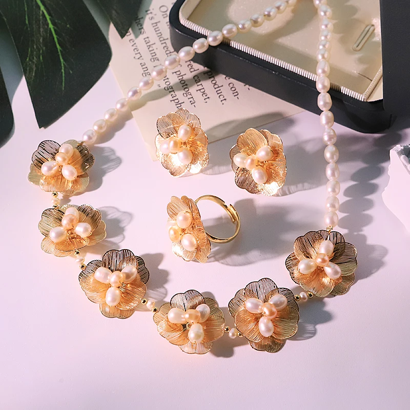 

Натуральный жемчуг, медь, позолоченный цветок, ожерелье, серьги, комплект колец, роскошный дизайнерский комплект, банкетные свадебные женские украшения GS0225