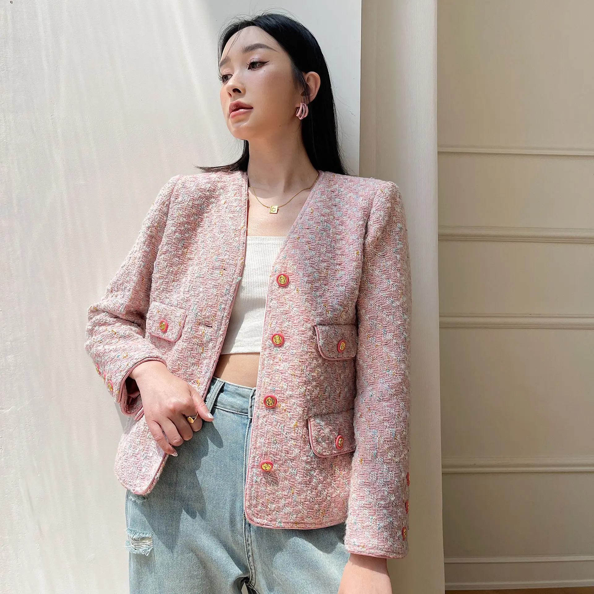 

High Quality Pink Tweed Jacket 2023 Autumn Winter Fragrance Romantic Temperament V-neck Exquisite Short Women's Wool Coat