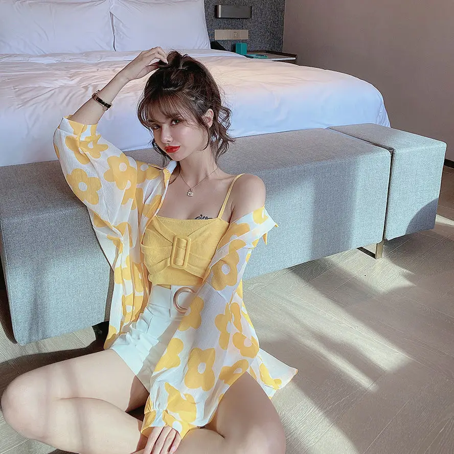 قميص واقي من الشمس مكون من ثلاث قطع شورت واسع الساق بحمالات مكونة من قطعتين بدلة صيفية عصرية جديدة