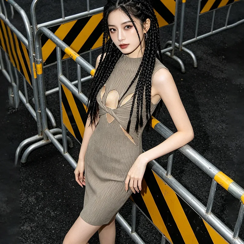 2026 New Hollow Twist Design Smart Fit Knit Sleeveless Tank Clothes Erotogenic Summary Clothes For Women. Elegant Sexy Clothes