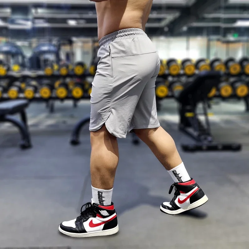

2025 Summer Men Running Shorts With Zipper Pocket Comfort Quick Dry Fitness Bodybuilding Gym Sport Training Short Half Pants