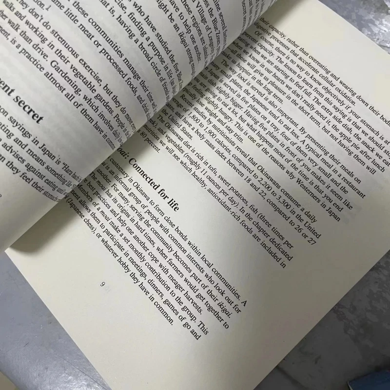 Ikigai-libro sobre la felicidad y la esperanza, The Japanese Secret Philosophy for A Happy Healthy de Hector Garcia, Rebuilding Happiness + un libro