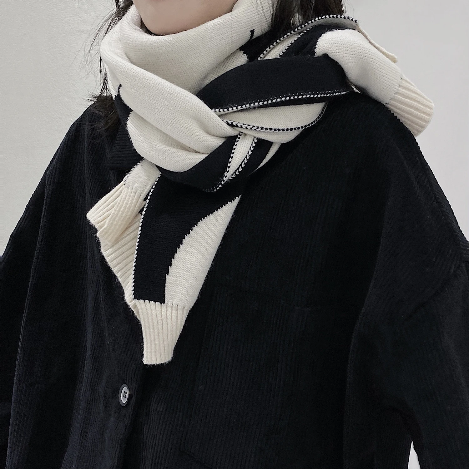 UMI MAO Niche Black White Contrasting Core Yarn Double-sided Scarf 2024 Autumn Winter Versatile Knitted Shawl Femme Y2K