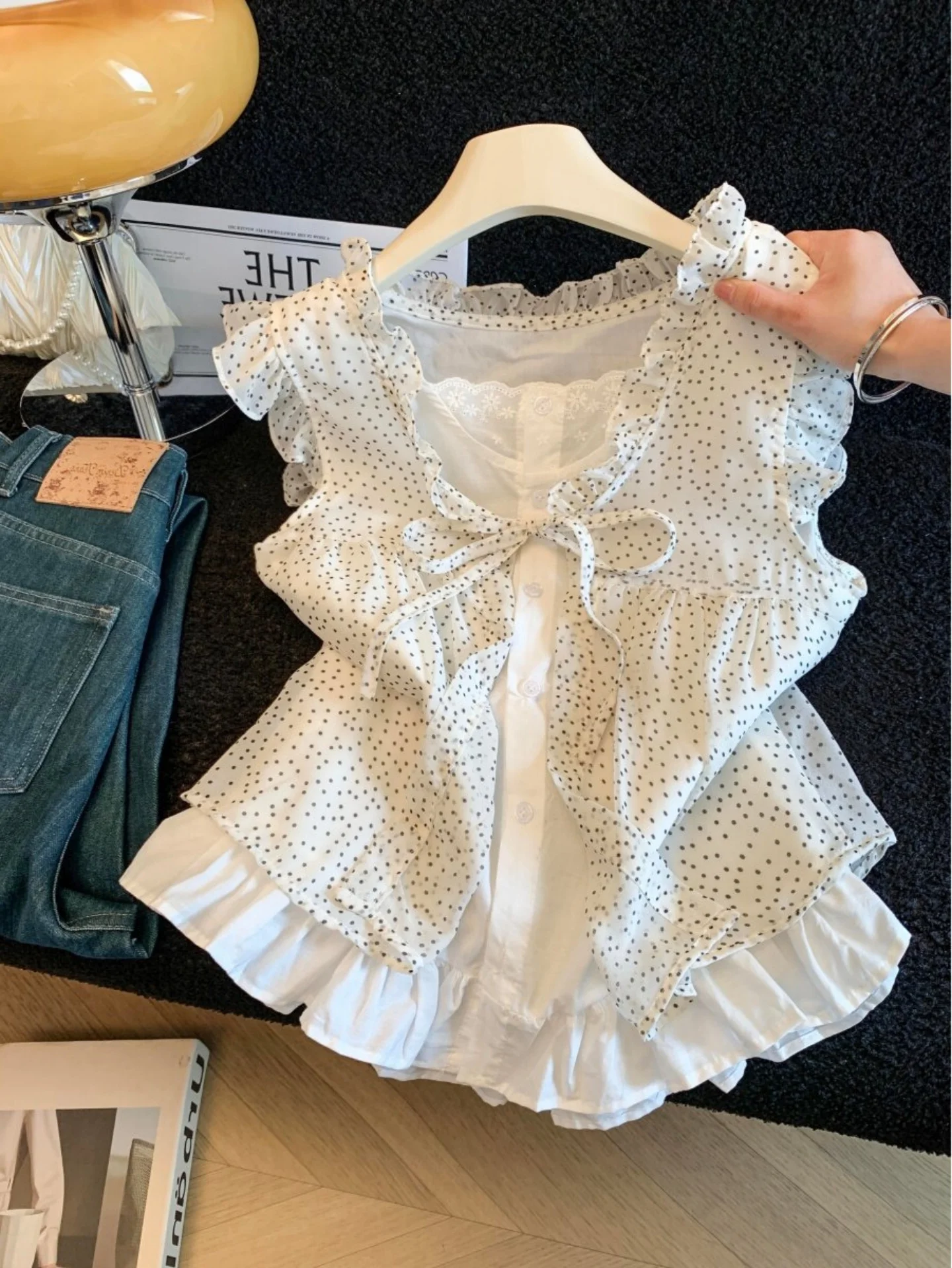 

Korean Style Sweet Polka Dot Sleeveless Top Women's Loose Fit Summer Shirt Design Unique Ensemble Casual Wear