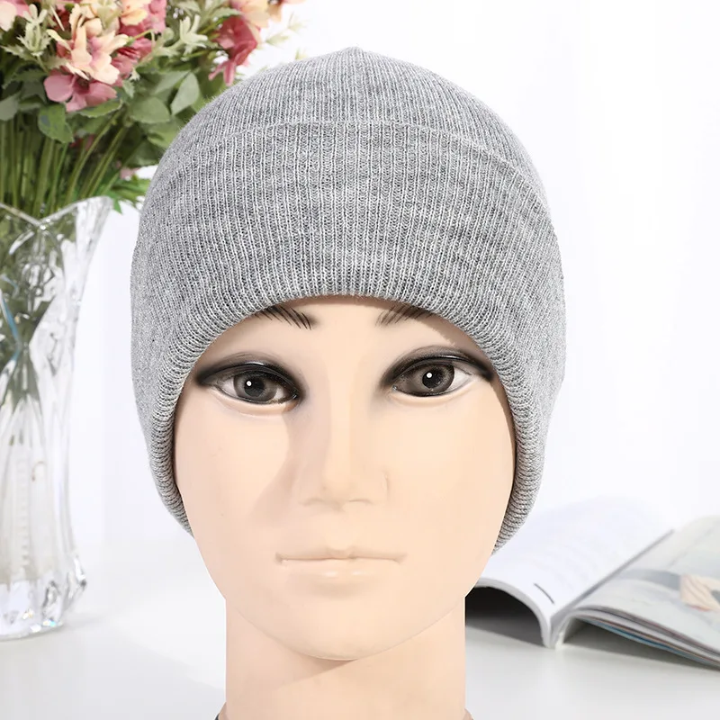 スヌーピー防風ニット帽子アウトドアベビービーニー快適な冬暖かいつばなしキャップカジュアルビーニー漫画ウールボンネット幼児キャップ