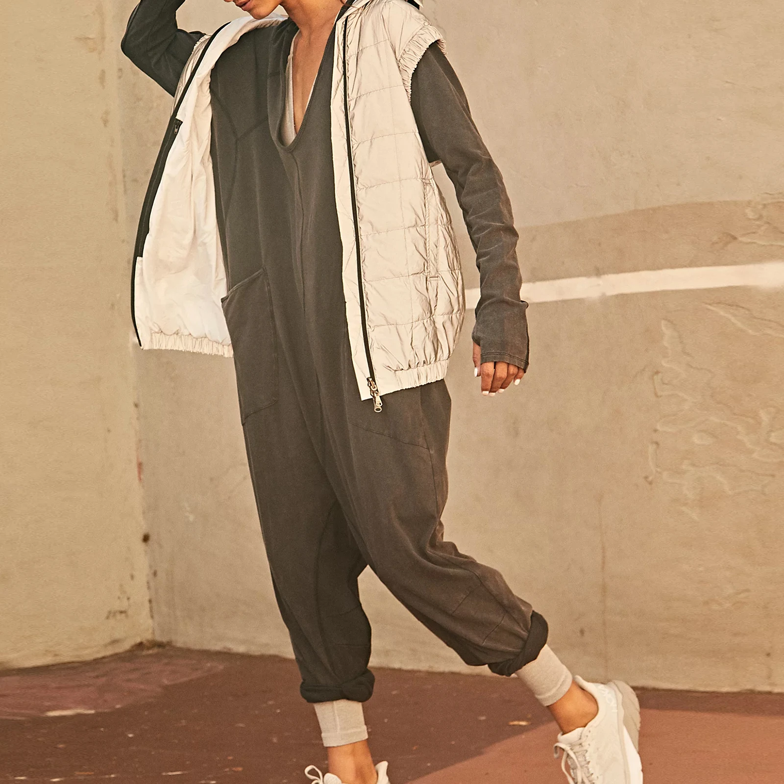 Women Long Sleeve Hoodie Romper Jumpsuit Oversized Solid Color Jumpsuits Fall Loose Overalls Thumbholes at Sleeves with Pockets