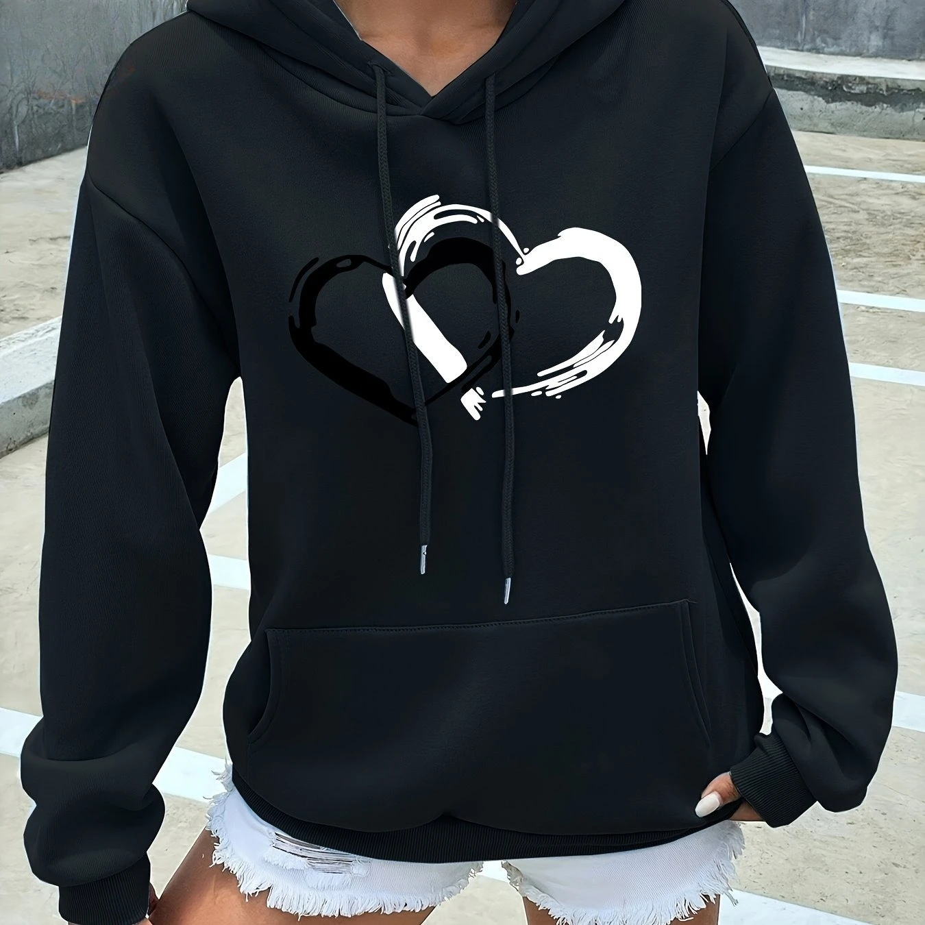 

Heart-shaped Printed Kangaroo Pocket Hoodie, Women's Casual Long-sleeved Drawstring Hoodie Suitable for Autumn and Winter