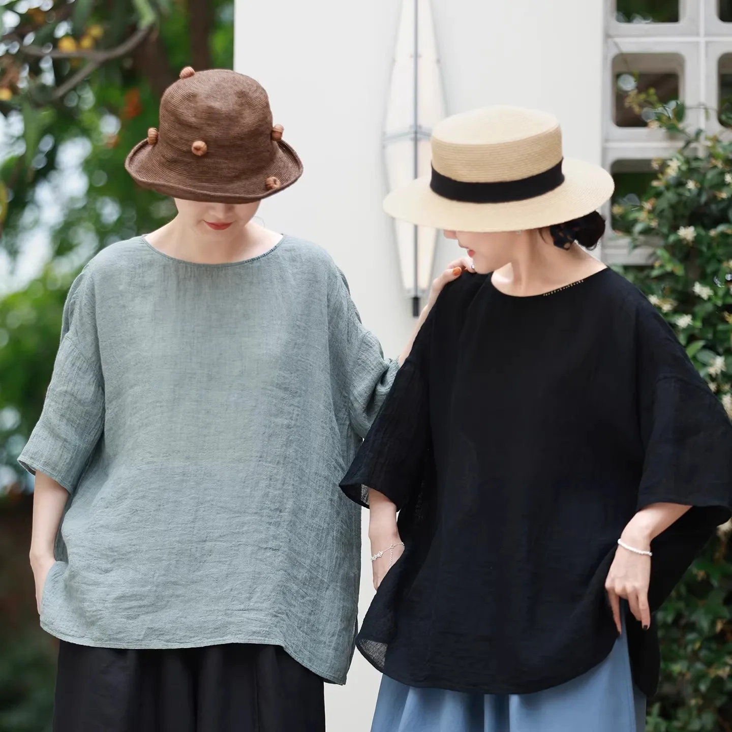 

Original Summer Lightweight Comfortable Color Woven Cotton Linen Shirt round Neck Three Color Loose Overhead Shirt Casual Sty...