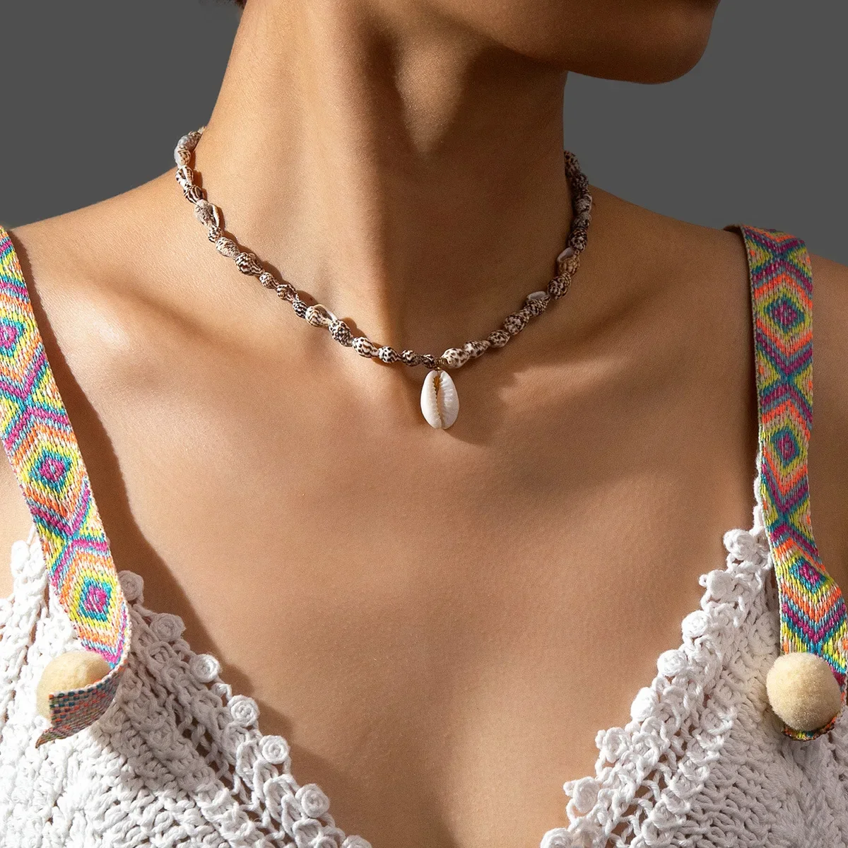 Kalung Manik-manik Keong Kerang Pantai Bohemian untuk Wanita Hadiah Perhiasan Pesta Liburan Choker Manik-manik Kerang Gaya Laut Musim Panas