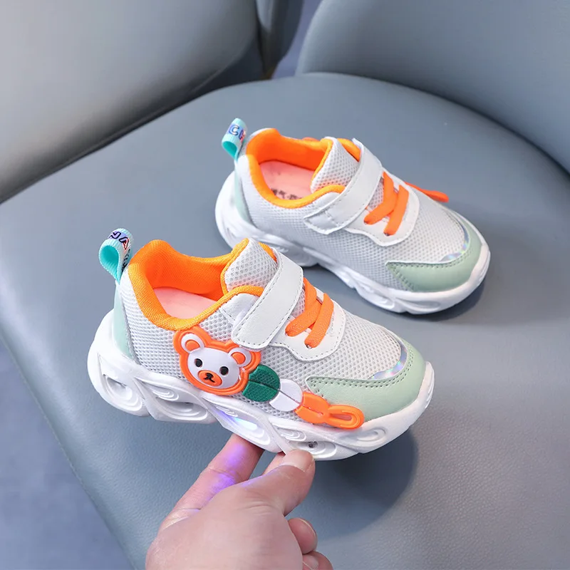 Zapatillas Sneakers anak LED, sepatu tenis sol lunak kasual anak laki-laki perempuan jaring baru musim gugur