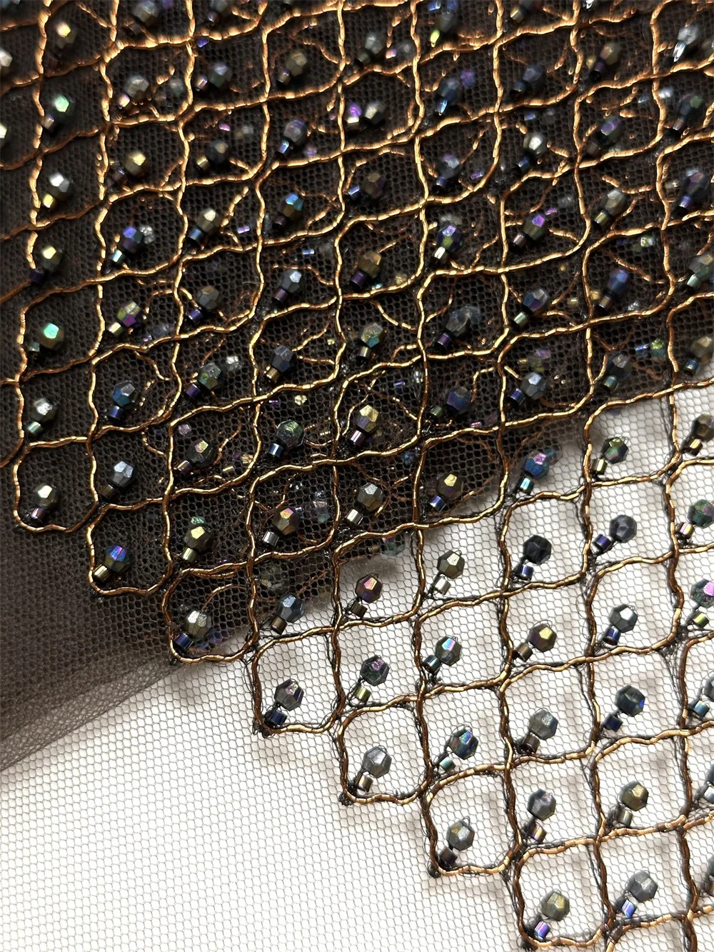 

Новинка 2026: Блестящая, высококачественная ткань из вискозы с вышивкой стразами и бисером, индивидуальный пошив свадебных платьев, женская одежда, кружевная ткань