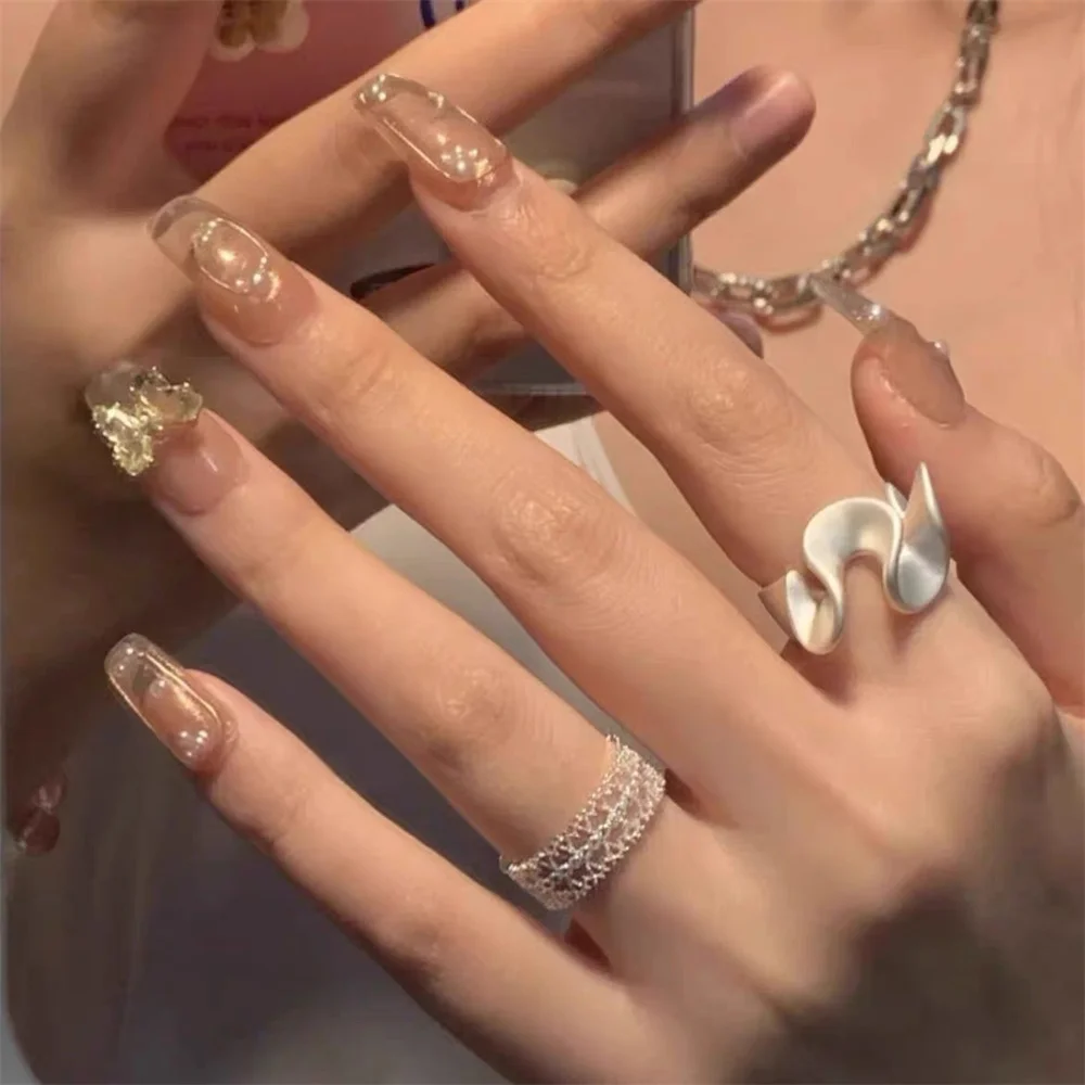 Einfache silberne Farbe Welle Zirkon Kristall hohle Manschette Ring für Frauen Modeschmuck trend ige Hand Accessoires Geschenk