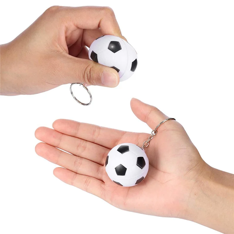 子供のための白いサッカーチェーン、ミニサッカーストレスボールキーホルダー、スポーツボールキーホルダー、学校カーニバル報酬、24パック