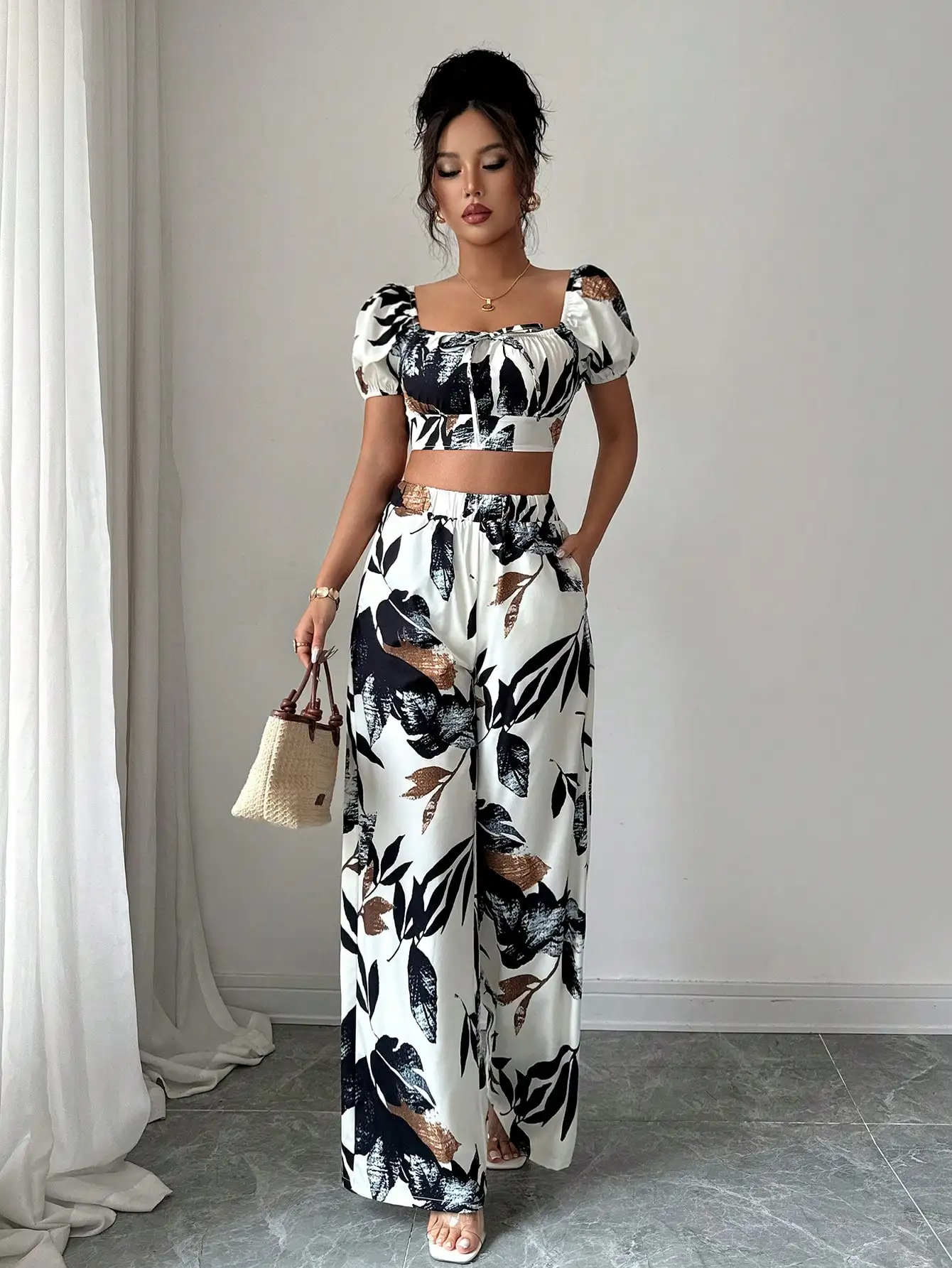 

Floral Print Cropped Top And Wide Leg Pants Set